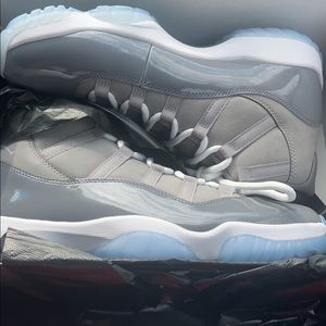 New wrong size never worn